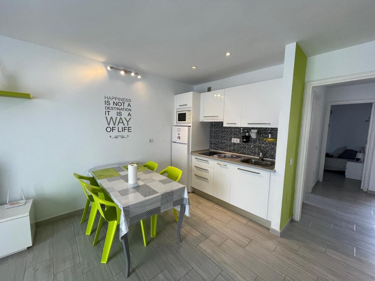 Pistachio Apartment 323 - Lanzarote Apartment Коста Тегисе Екстериор снимка