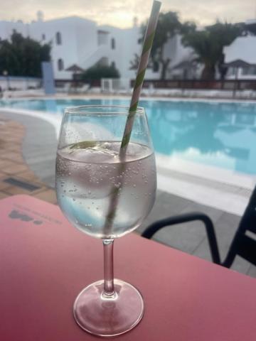 Pistachio Apartment 323 - Lanzarote Apartment Коста Тегисе Екстериор снимка