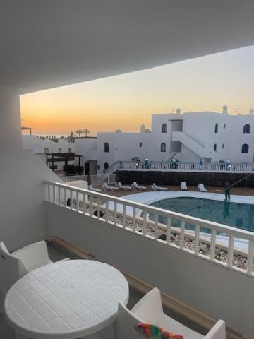 Pistachio Apartment 323 - Lanzarote Apartment Коста Тегисе Екстериор снимка