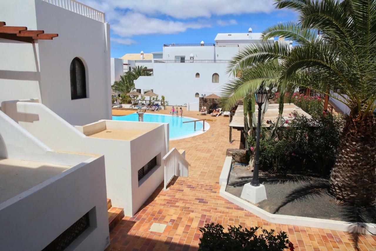 Pistachio Apartment 323 - Lanzarote Apartment Коста Тегисе Екстериор снимка